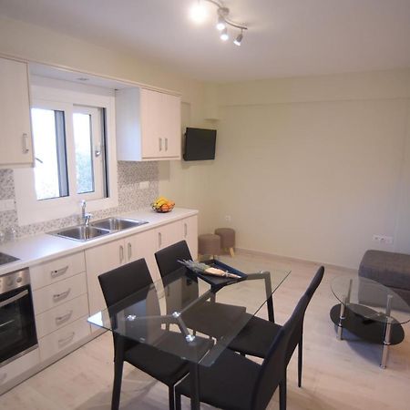 Mistral Apartments Kariótai Eksteriør billede
