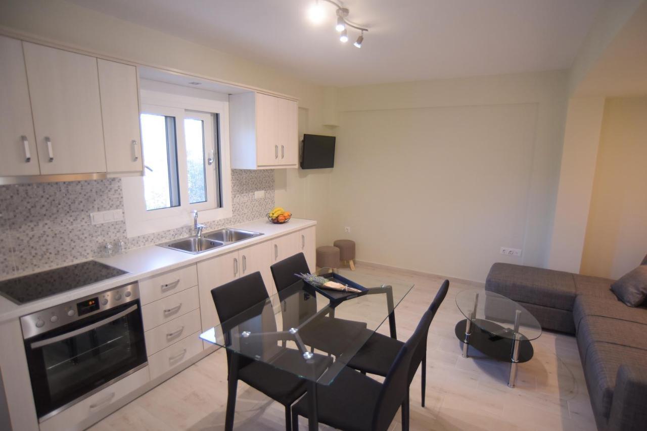 Mistral Apartments Kariótai Eksteriør billede